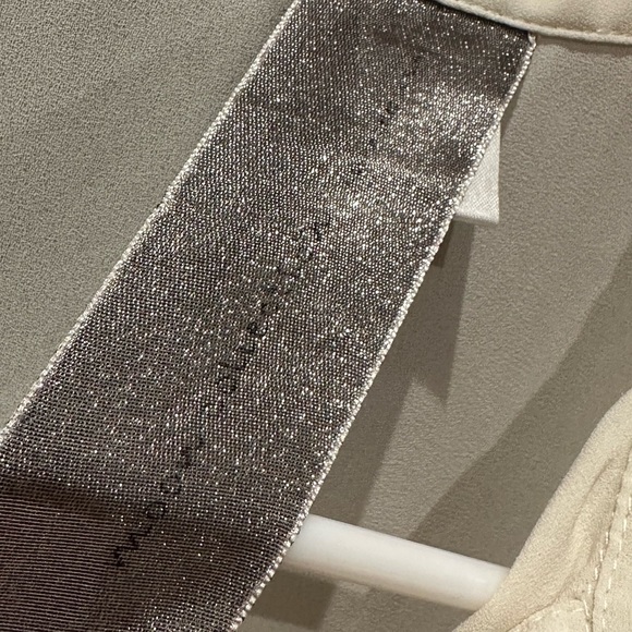 High low button blouse - Picture 5 of 8